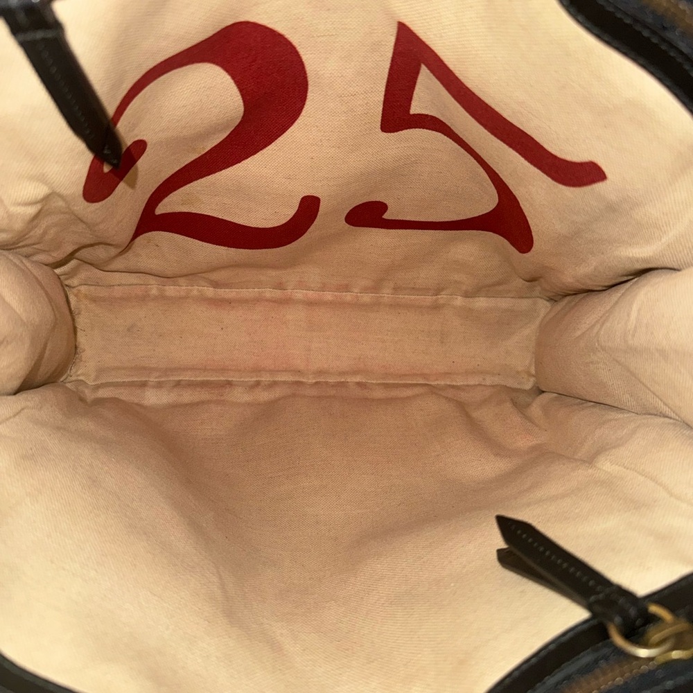 Gucci Beige Bee Print Tote Bag - Blind for Love - Picture 5 of 14